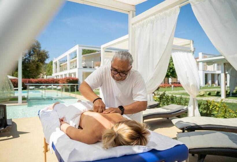 تختخواب و صبحانه Iconic Wellness Resort & Spa