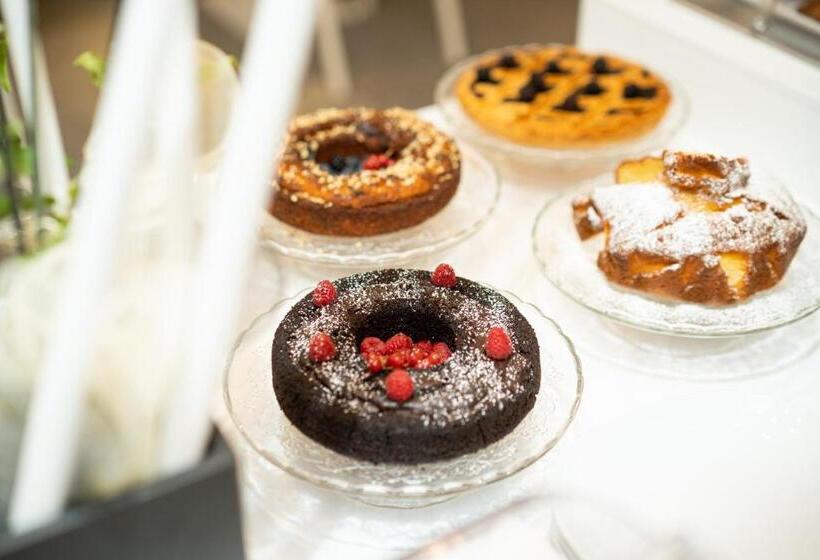 تختخواب و صبحانه Iconic Wellness Resort & Spa