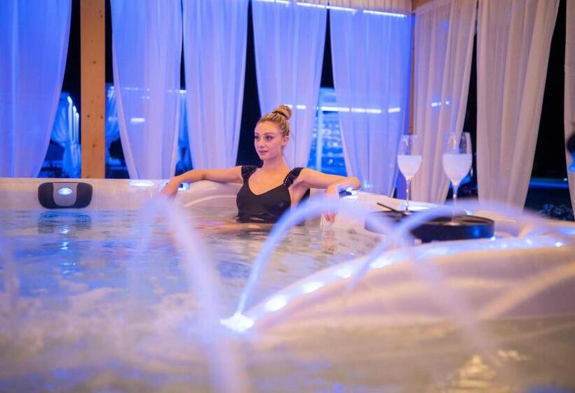 تختخواب و صبحانه Iconic Wellness Resort & Spa