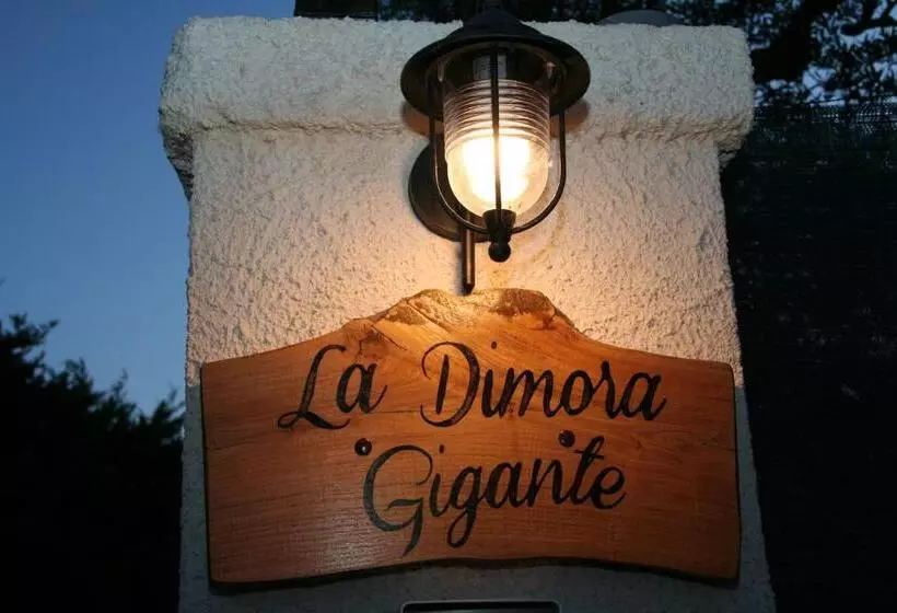 تختخواب و صبحانه La Dimora Gigante