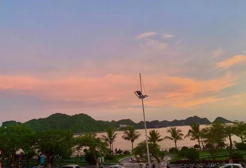 هتل Huong Cang Sea View