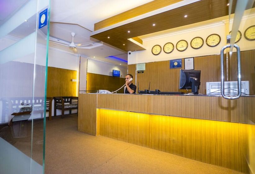 בית מלון כפרי Al Manaal Residency