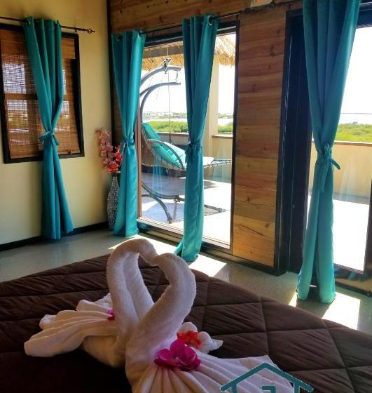 هتل Lina Point Belize Overwater Resort