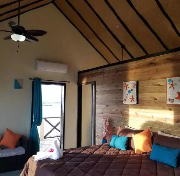 Hotelli Lina Point Belize Overwater Resort
