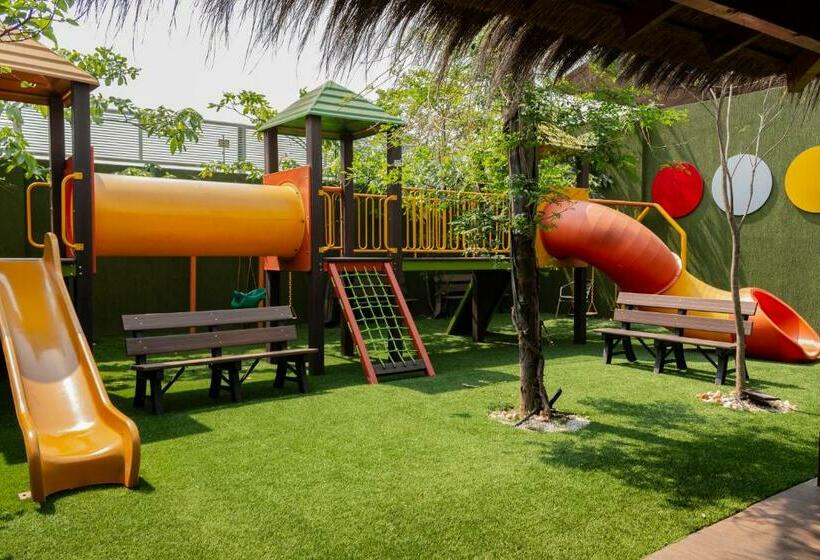 هتل Los Alpes Cipreses