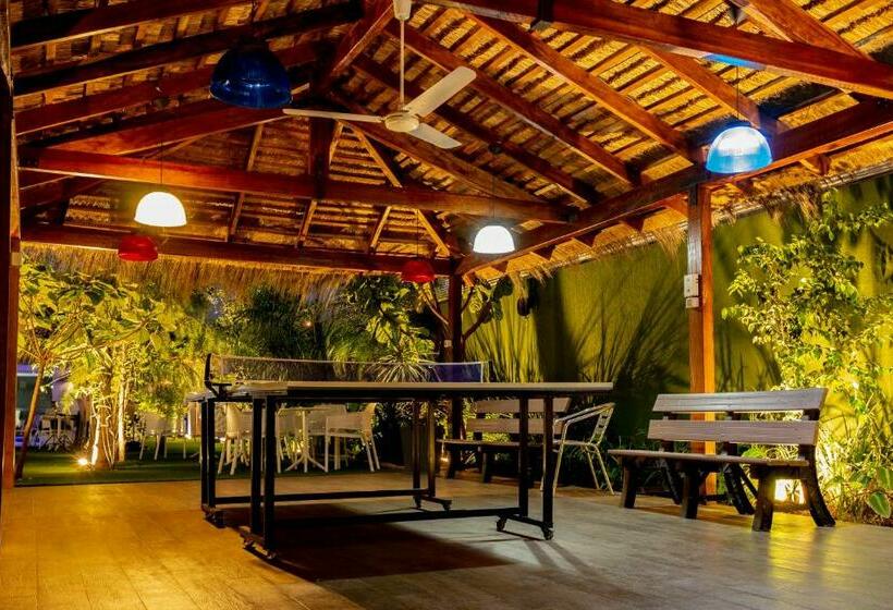 هتل Los Alpes Cipreses