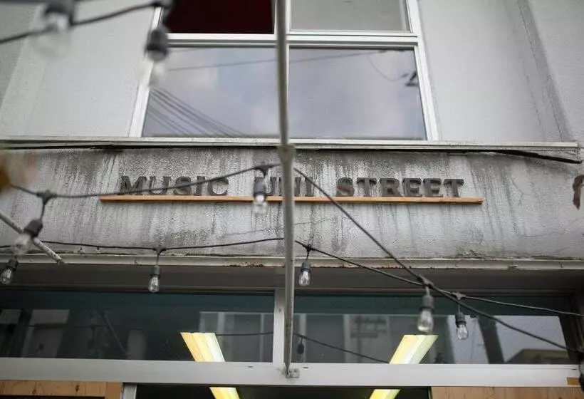 Music Uni Street Backpacker S Hostel