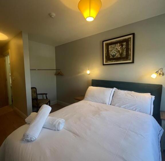 Annie May S Bar, B&b