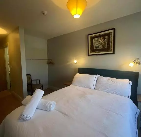 Annie May S Bar, B&b