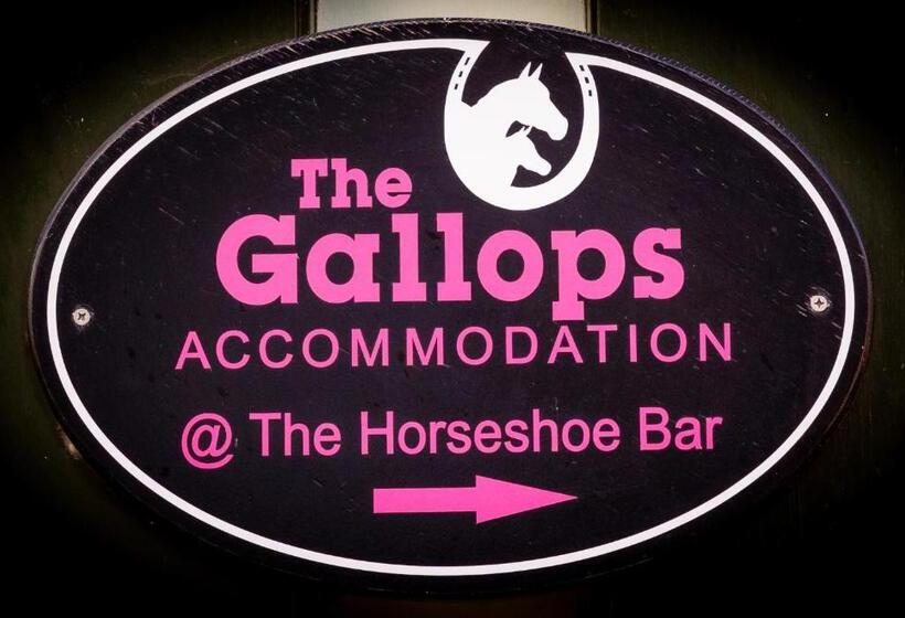 مبيت وإفطار Behan's Horseshoe Bar & Restaurant