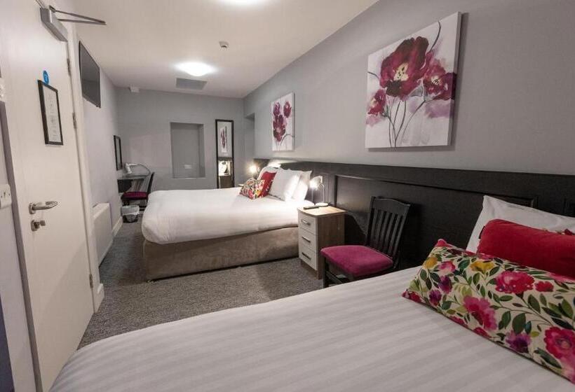 مبيت وإفطار Behan's Horseshoe Bar & Restaurant