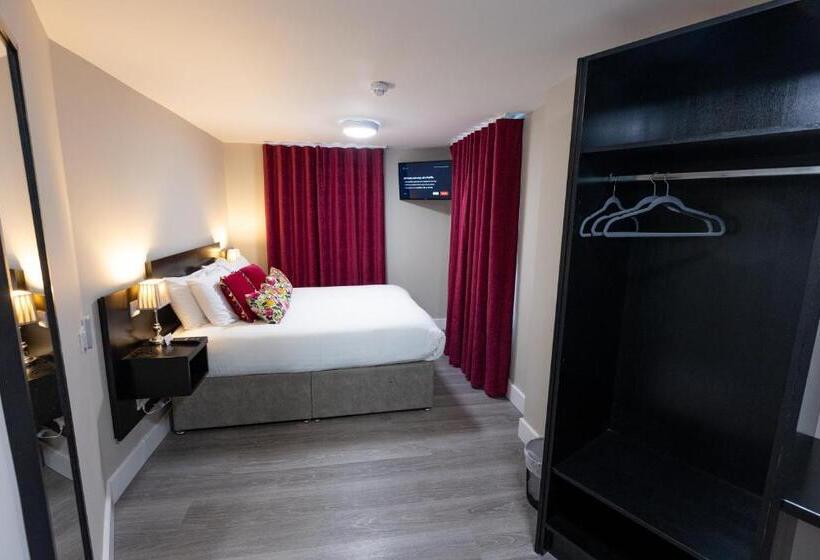 مبيت وإفطار Behan's Horseshoe Bar & Restaurant