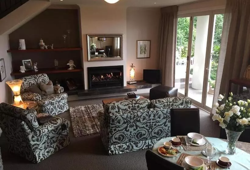 تختخواب و صبحانه Karanda Bnb