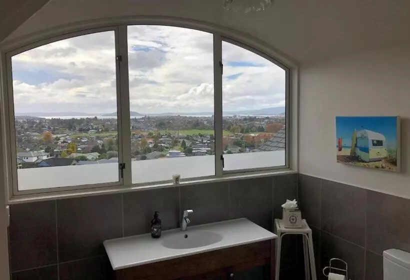 تختخواب و صبحانه Karanda Bnb