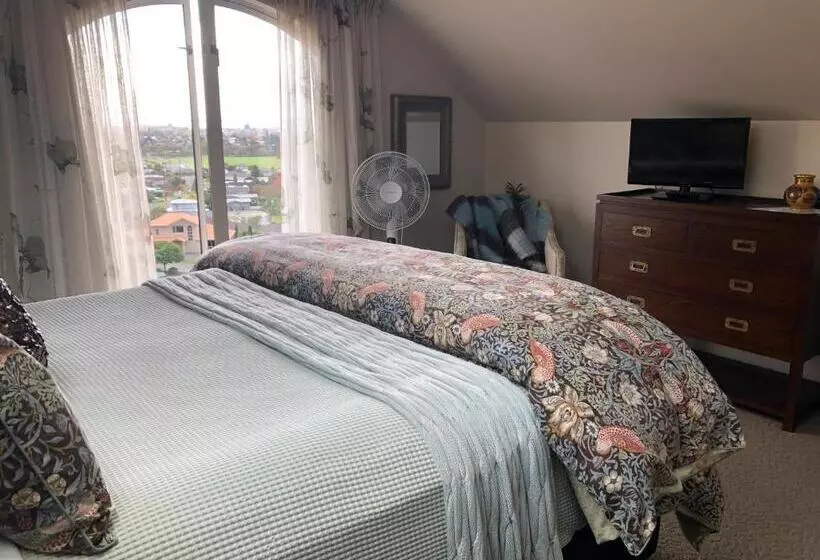 تختخواب و صبحانه Karanda Bnb