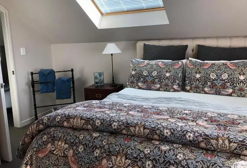 تختخواب و صبحانه Karanda Bnb