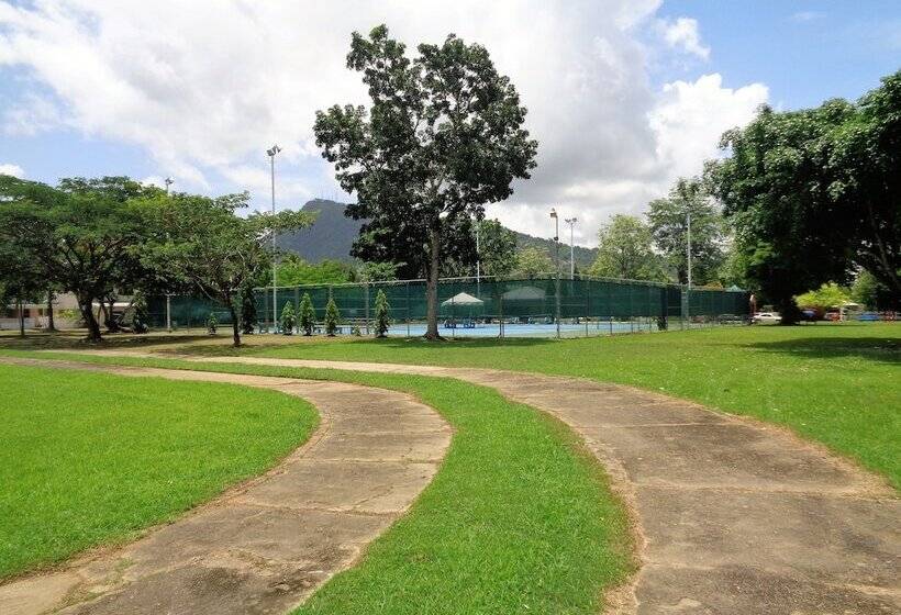 تختخواب و صبحانه The Illier S