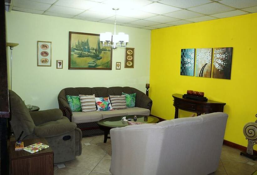 تختخواب و صبحانه The Illier S