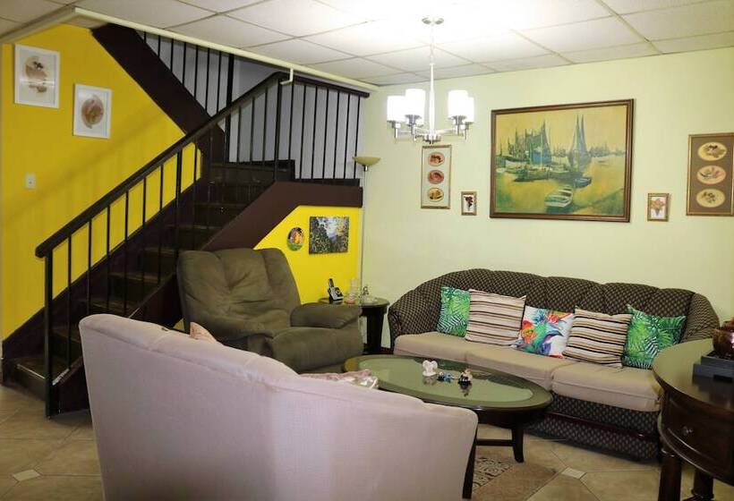 تختخواب و صبحانه The Illier S