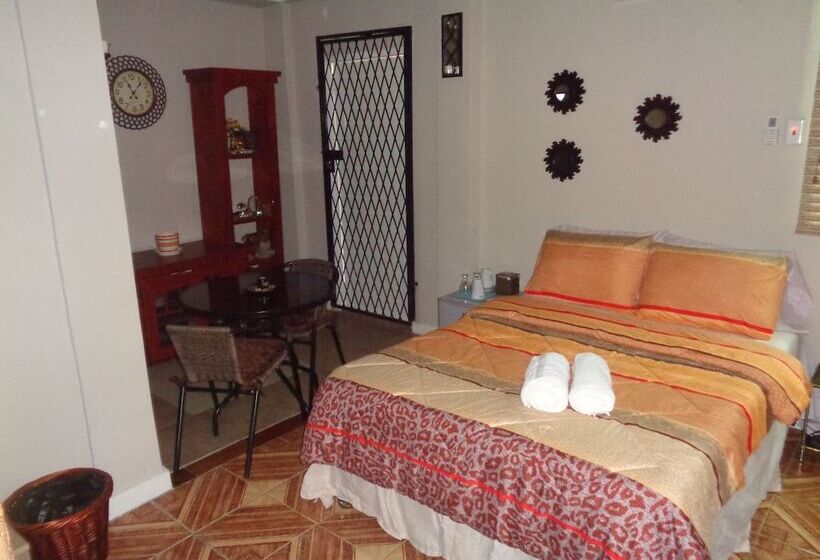 تختخواب و صبحانه The Illier S