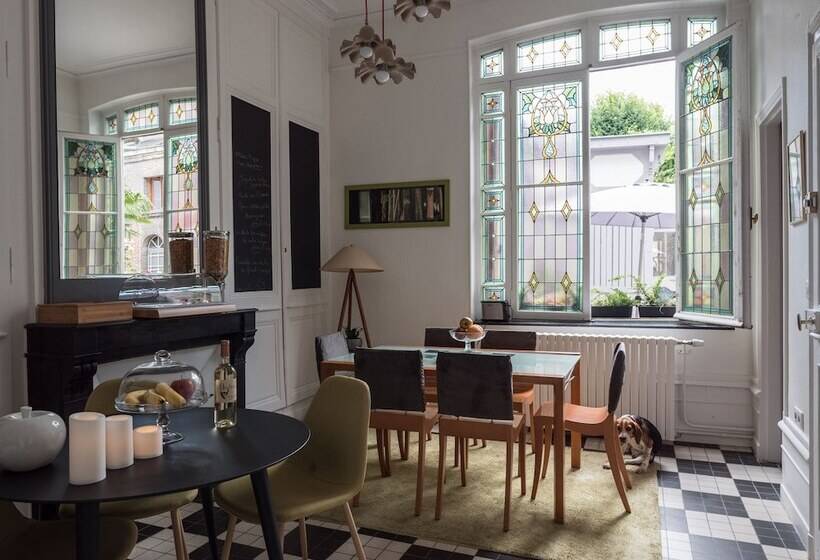 تختخواب و صبحانه Une Maison En Ville, Hyper Centre Ville, Spa