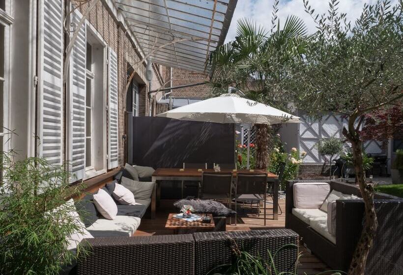 تختخواب و صبحانه Une Maison En Ville, Hyper Centre Ville, Spa