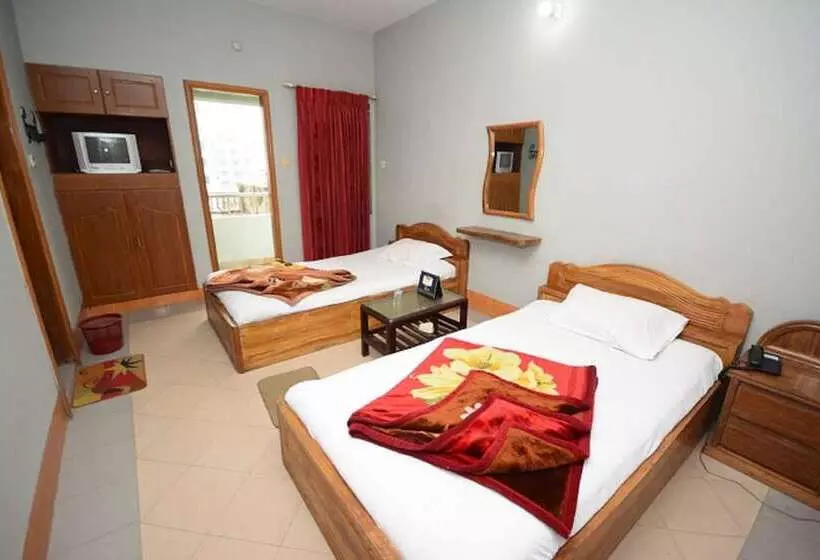 هتل Cox Beach Resort