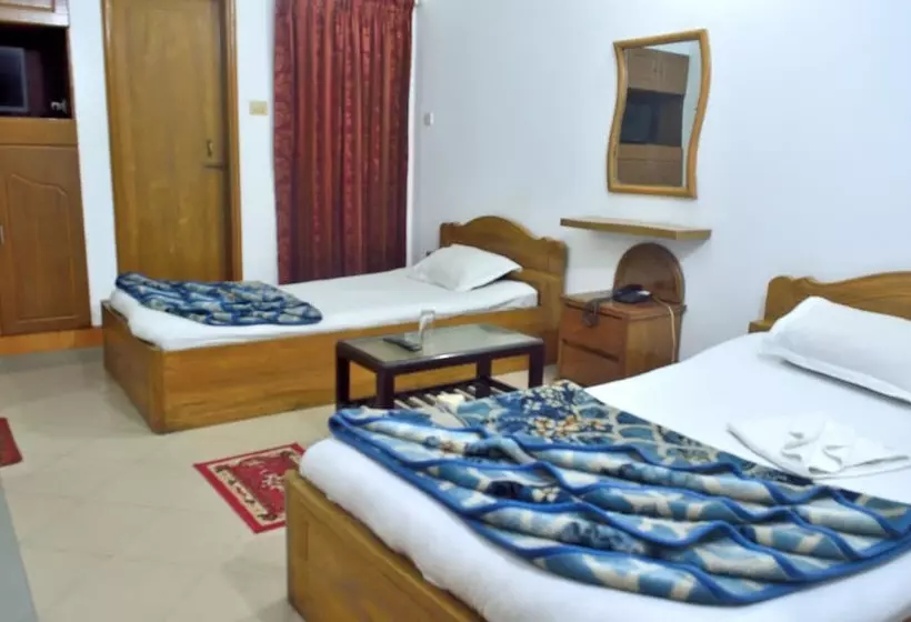هتل Cox Beach Resort
