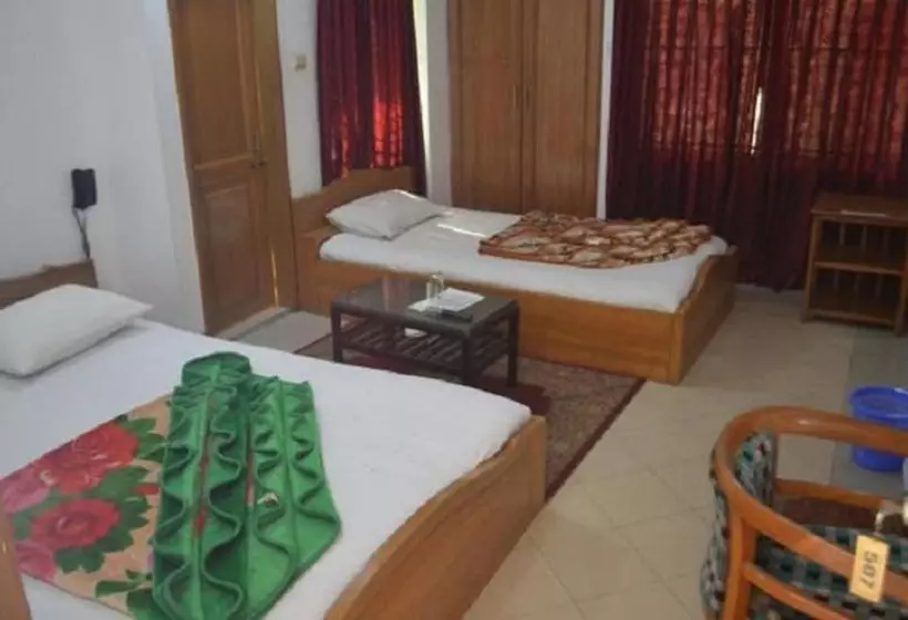 هتل Cox Beach Resort