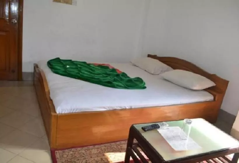 هتل Cox Beach Resort