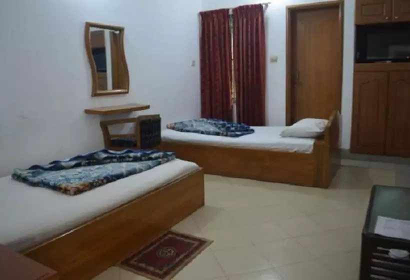 هتل Cox Beach Resort