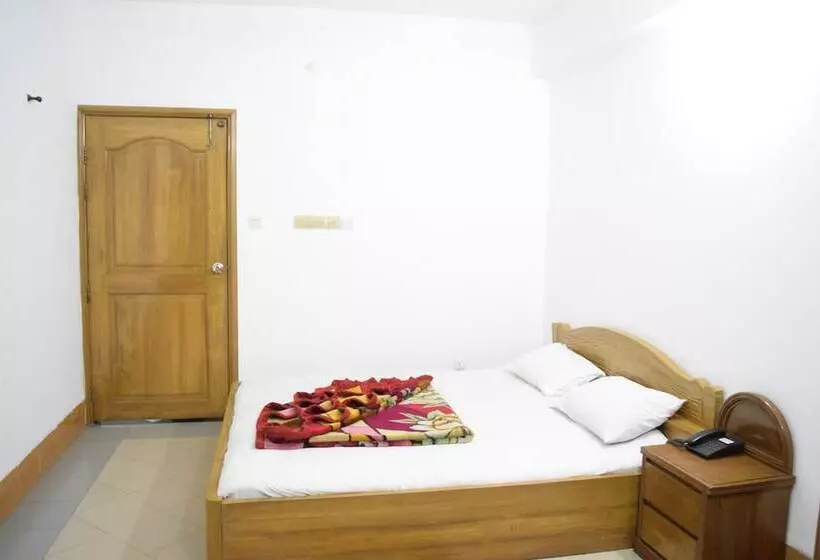 هتل Cox Beach Resort