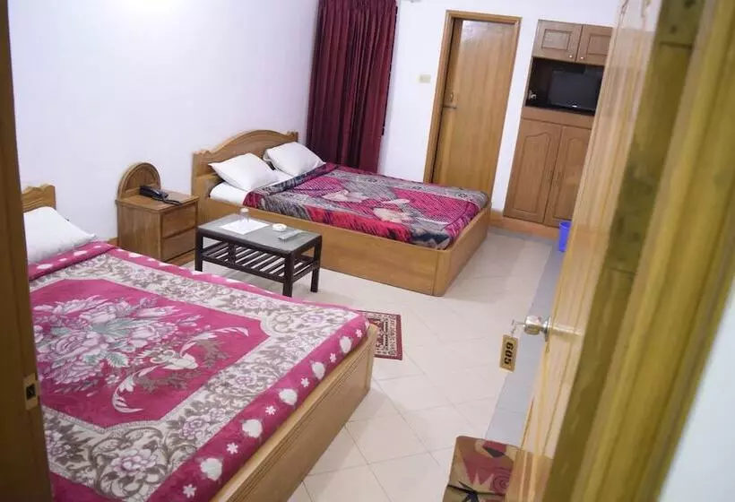 هتل Cox Beach Resort