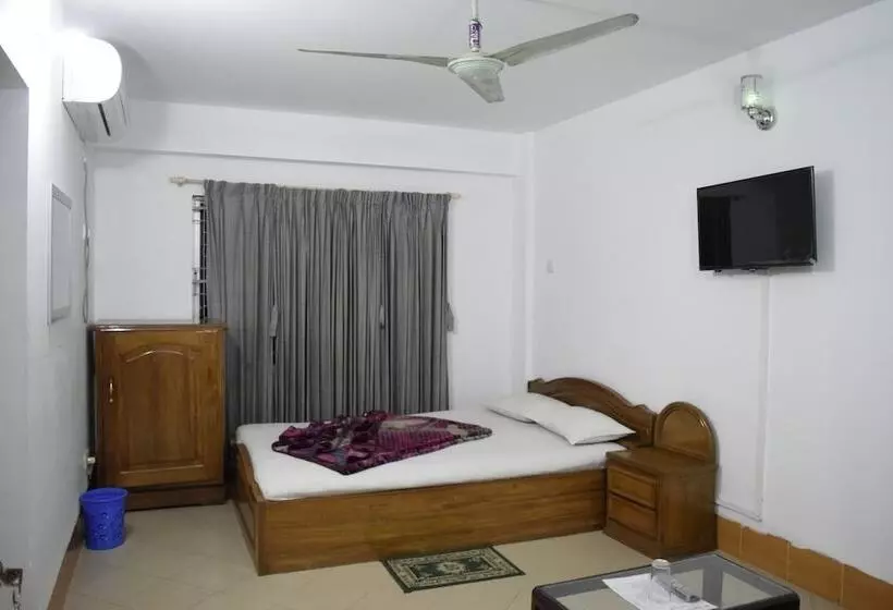 هتل Cox Beach Resort