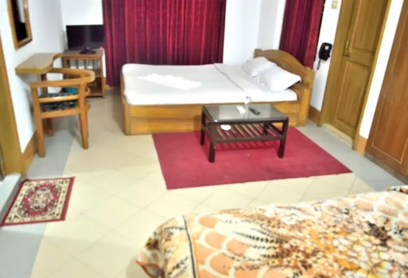 هتل Cox Beach Resort
