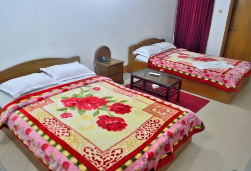 هتل Cox Beach Resort