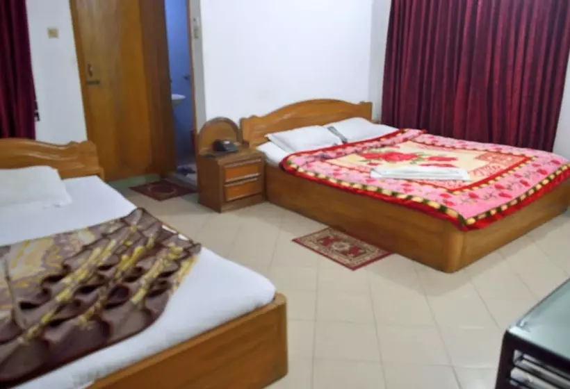 هتل Cox Beach Resort