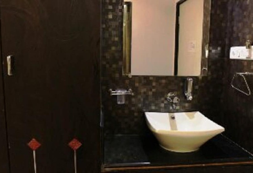 هتل Js Excellency