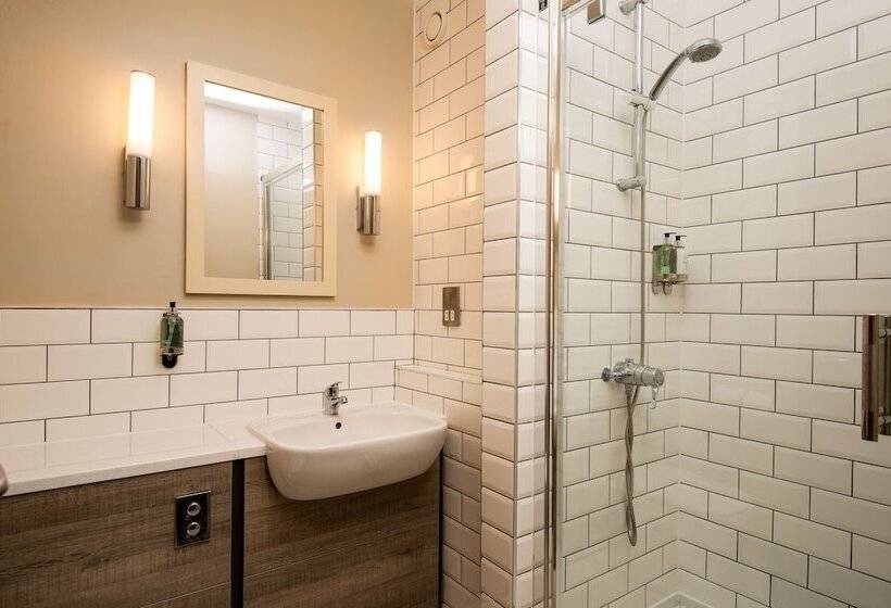 ホテル The Hog S Head Inn   The Inn Collection Group