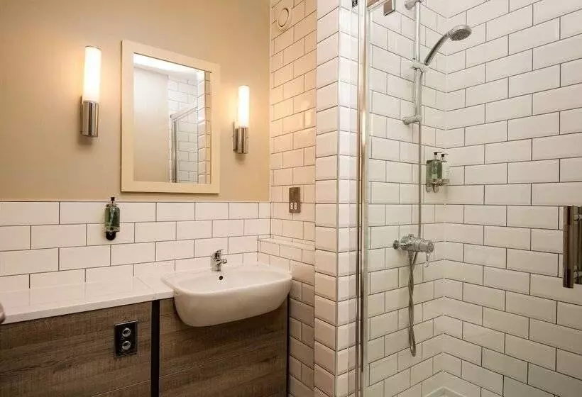 هتل The Hog S Head Inn   The Inn Collection Group