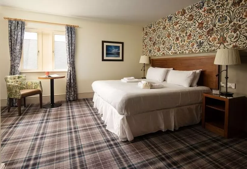 هتل The Hog S Head Inn   The Inn Collection Group