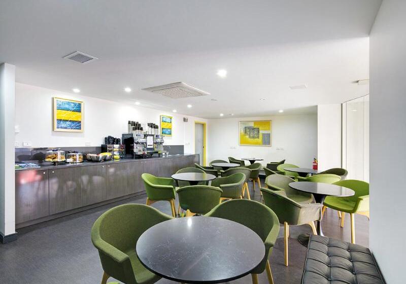 בית מלון כפרי Valuesuites Green Square