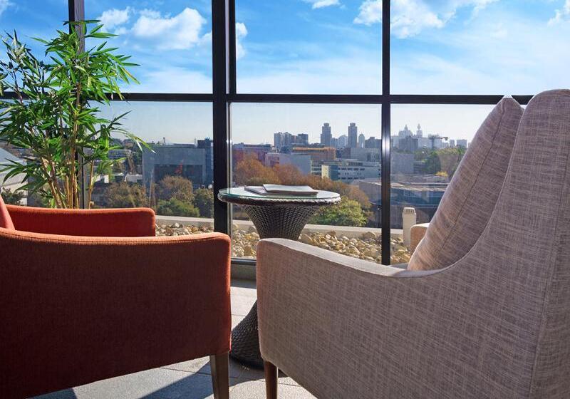 בית מלון כפרי Valuesuites Green Square