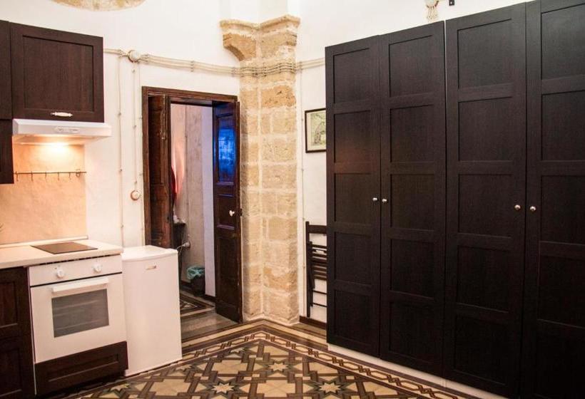 住宿加早餐  Apulia '800