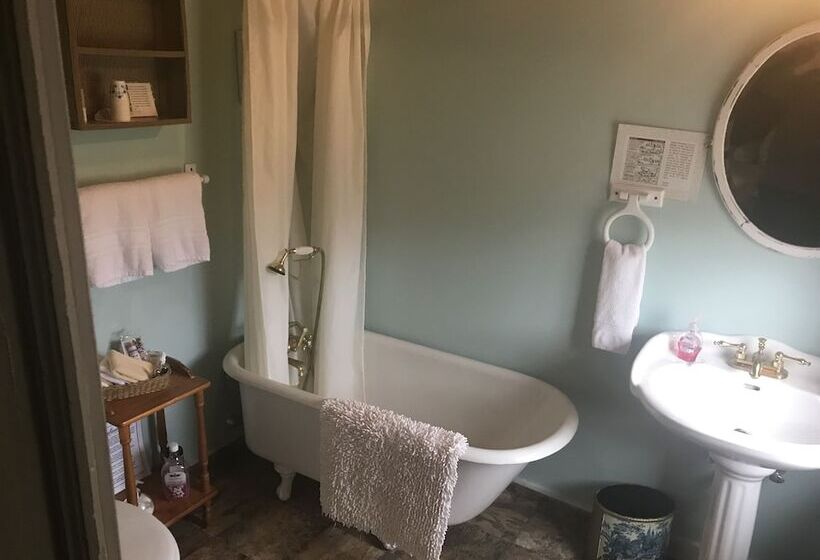 צימר Fairlawn Inn