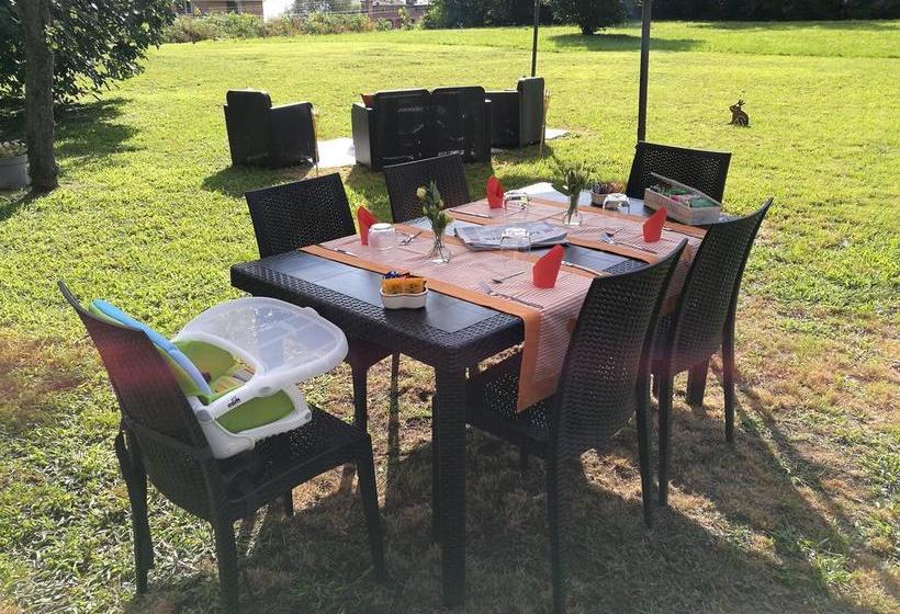 تختخواب و صبحانه L Acero