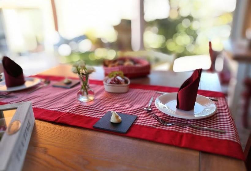 تختخواب و صبحانه L Acero