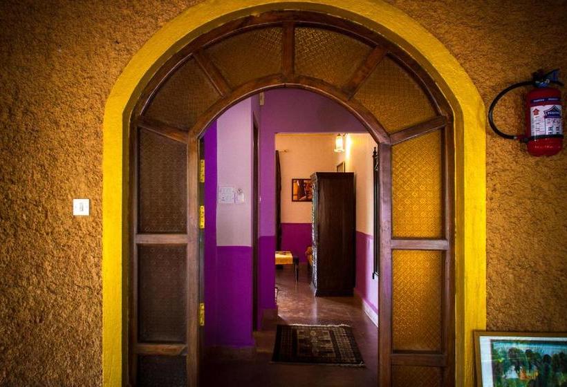 Hotel Papa Jolly Eco Resort Near Morjim Beach