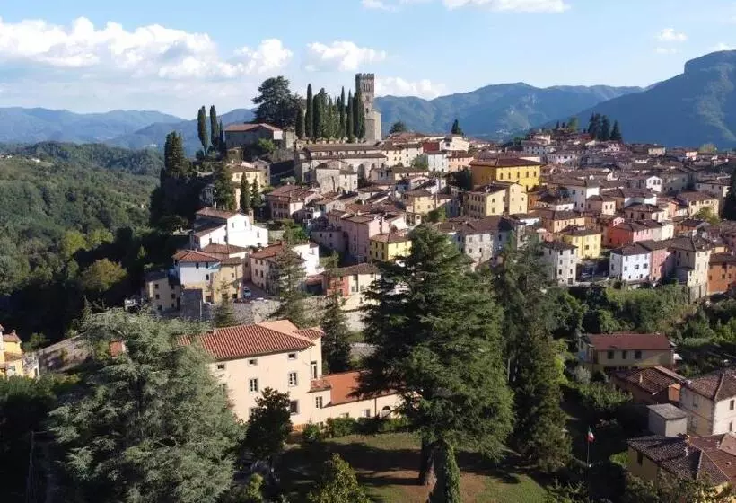 Villa Gherardi   B&b E Hostel