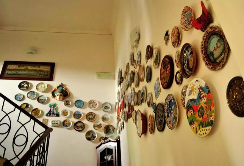 Villa Gherardi   B&b E Hostel